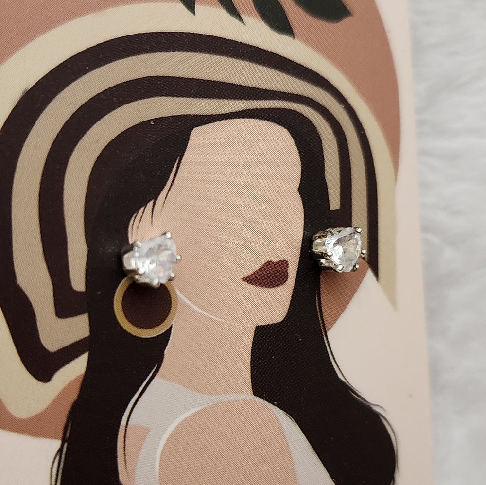 Jeweled Heart Studs - Picture 3 of 6